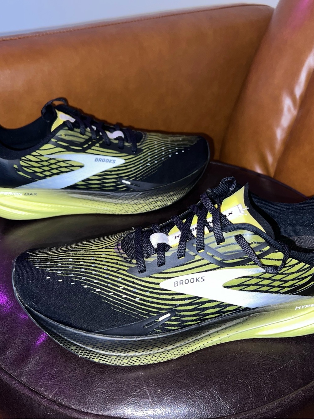 Brooks Men’s Hyperion Racing 
/Running Shoes — Black & Yellow size 10